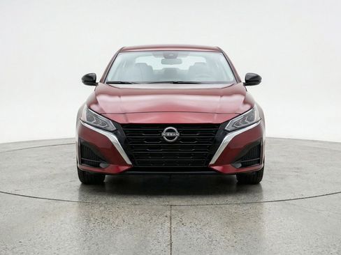 Used 2025 Nissan Altima 2.5 SV image 2