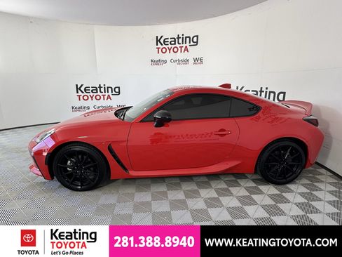 Used 2025 Toyota GR86 Premium RWD image 8