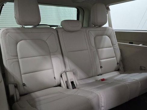 Used 2020 Lincoln Navigator L Reserve image 11