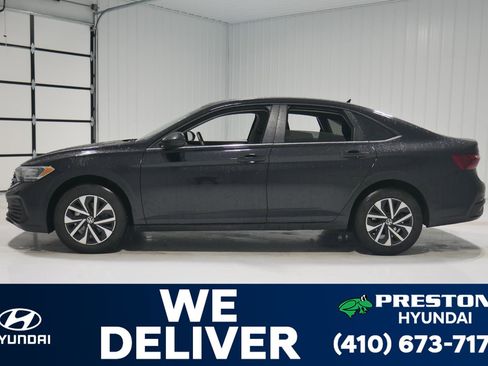 Used 2024 Volkswagen Jetta S image 8