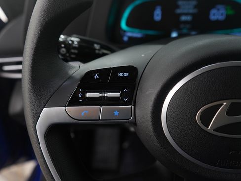 Certified 2025 Hyundai Elantra Blue image 21