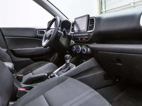 Certified 2024 Hyundai Venue SEL FWD image 13