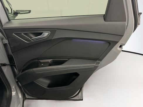 Used 2022 Audi Q4 e-tron Prestige image 33