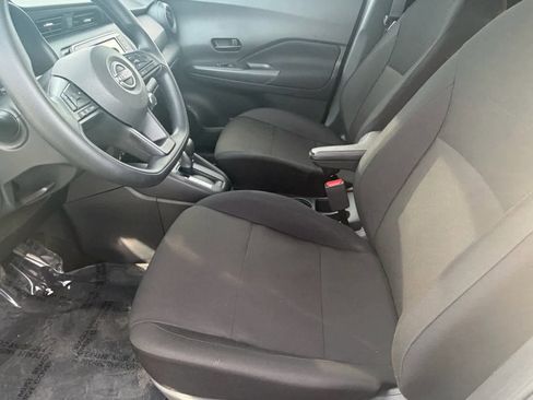 Certified 2025 Nissan Kicks Play S image 14
