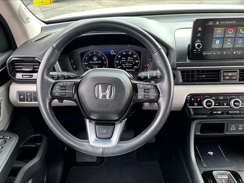 Used 2023 Honda Pilot Elite image 5