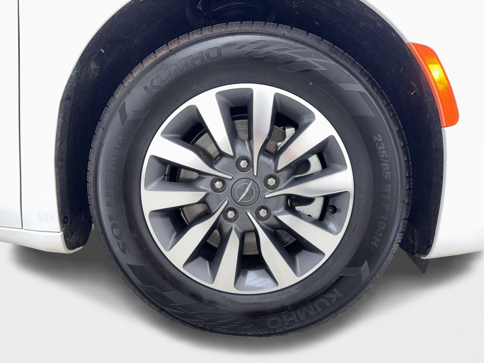 Used 2024 Chrysler Pacifica Limited FWD image 46