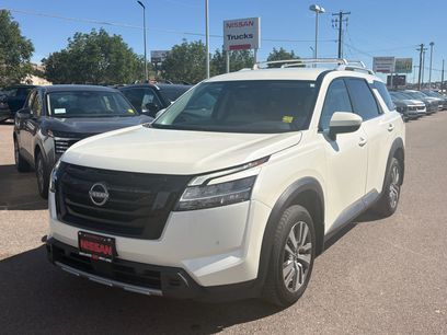 Used 2023 Nissan Pathfinder SL w/ Lighting Package (N92)