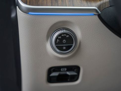 Used 2023 Mercedes-Benz C 300 4MATIC Sedan image 39