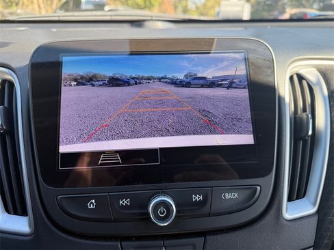 Used 2024 Chevrolet Malibu LT image 32