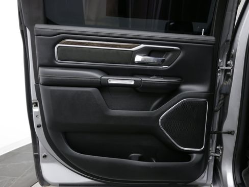 Used 2019 RAM 1500 Laramie RWD image 34