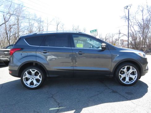 Used 2019 Ford Escape Titanium image 4