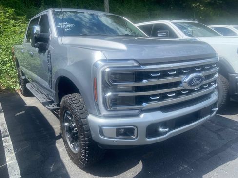 Used 2024 Ford F250 Platinum w/ Tremor Off-Road Package AWD/4WD image 9