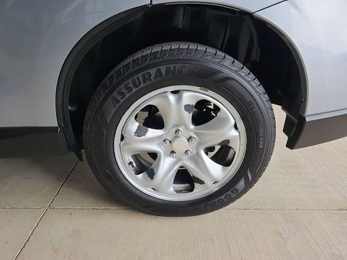 Used 2015 Subaru Forester 2.5i AWD/4WD image 38