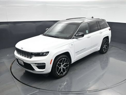 Used 2023 Jeep Grand Cherokee Summit AWD/4WD image 35