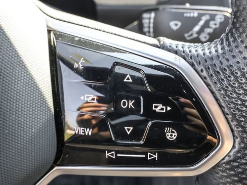 Used 2023 Volkswagen Tiguan SEL R-Line image 23