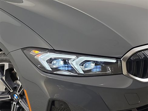 Used 2025 BMW 330i xDrive Sedan w/ Premium Package image 36