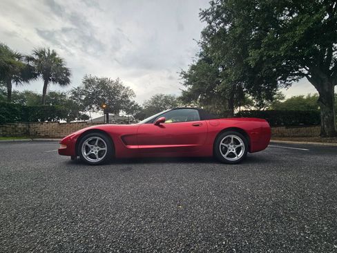 Used 2004 Chevrolet Corvette Convertible w/ Preferred Equipment Group RWD image 9