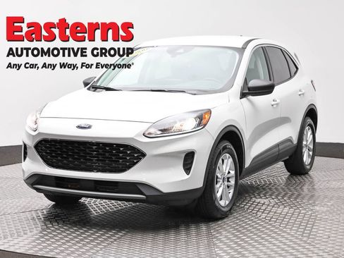 Used 2022 Ford Escape SE w/ Convenience Package AWD/4WD image 1