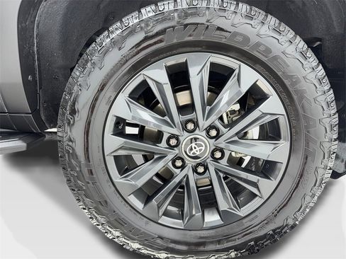 Used 2024 Toyota Land Cruiser image 48