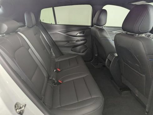 Used 2024 Buick Envista Sport Touring w/ Convenience II Package FWD image 19