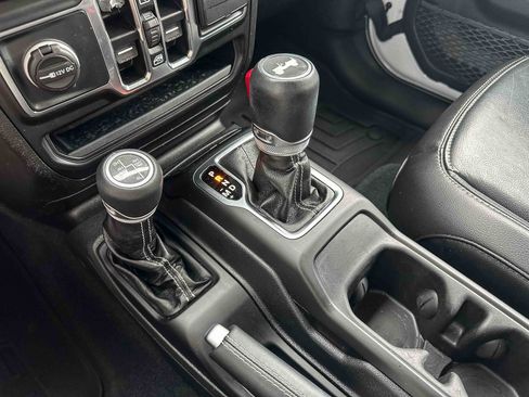 Used 2022 Jeep Wrangler Unlimited Sahara w/ Cold Weather Group image 33