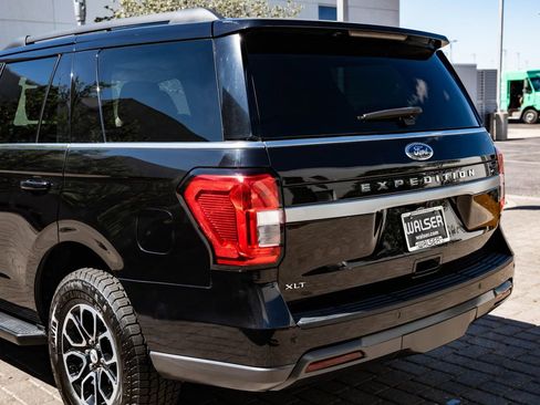 Used 2022 Ford Expedition XLT AWD/4WD image 17