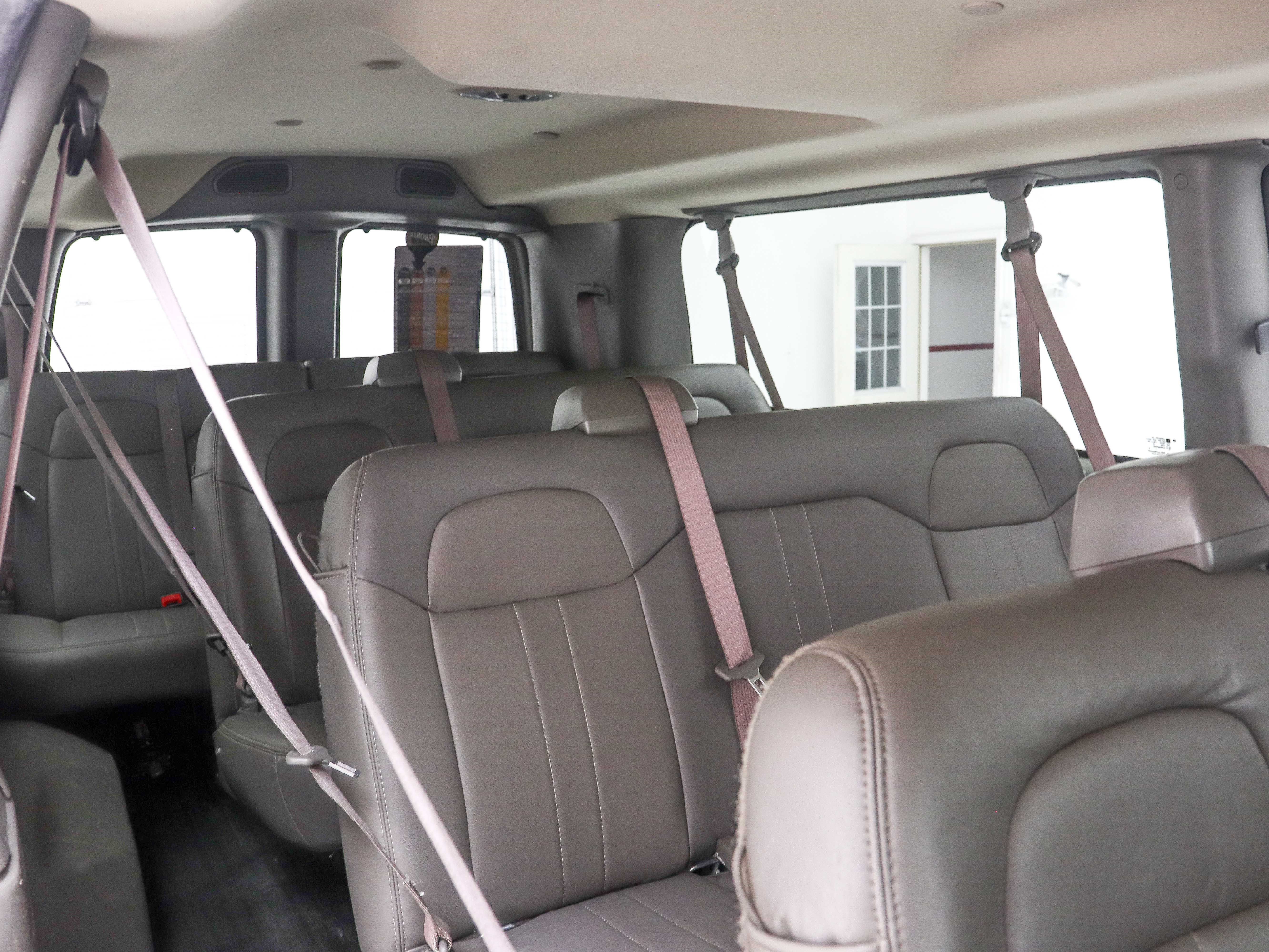 Used 2019 Chevrolet Express 3500 LS RWD image 16