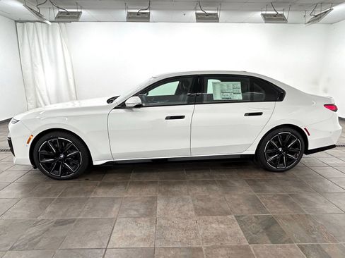 New 2026 BMW i7 xDrive60 image 2