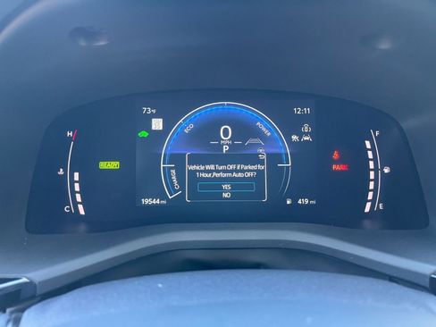 Used 2025 Toyota Camry LE image 39