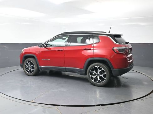 Used 2025 Jeep Compass Limited AWD/4WD image 10