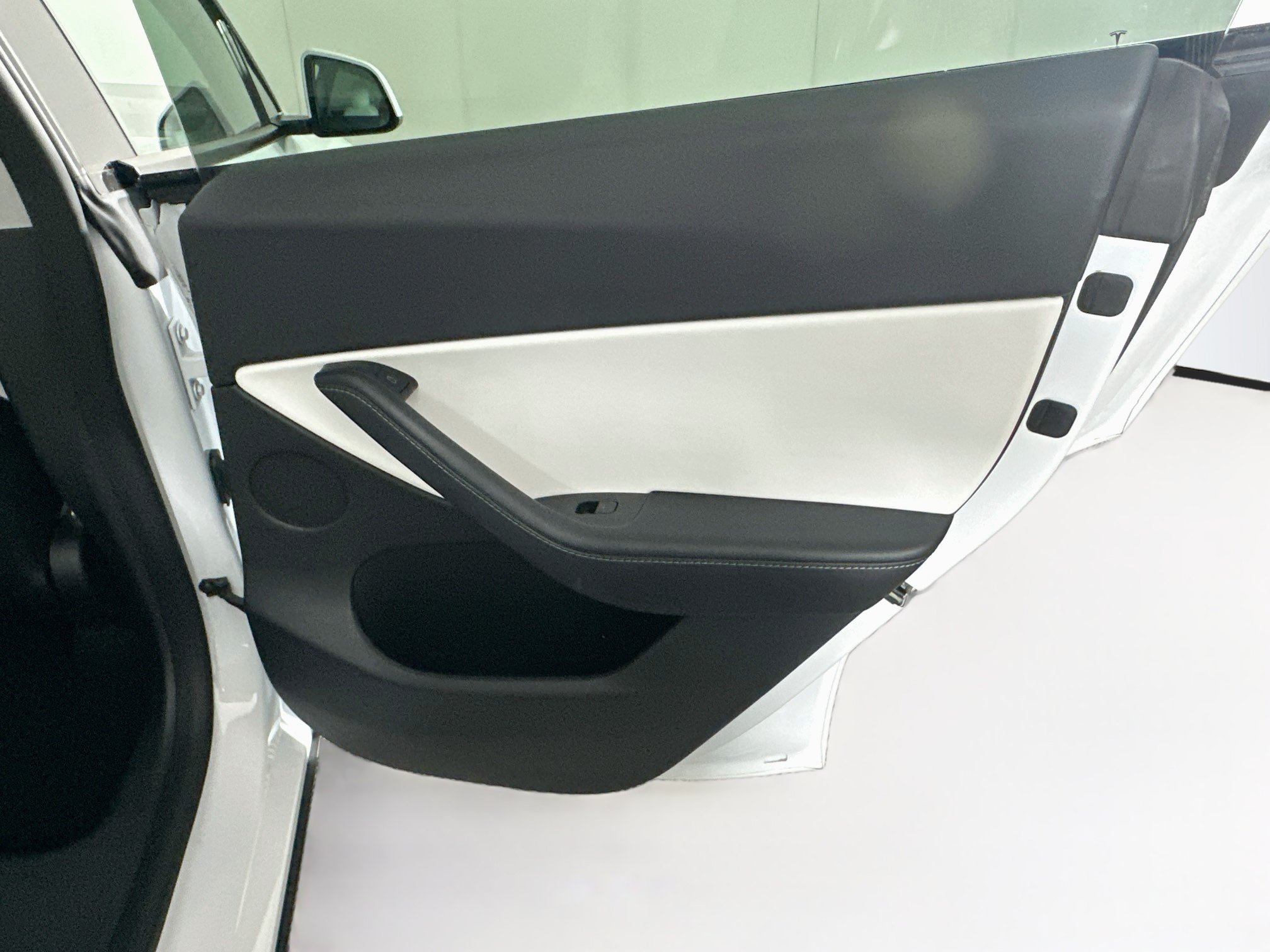 Used 2022 Tesla Model Y Long Range AWD/4WD image 28