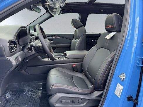 Used 2025 Honda Pilot TrailSport image 16