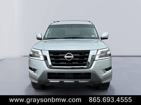 Used 2024 Nissan Armada SL w/ Captain's Chairs Package AWD/4WD image 8