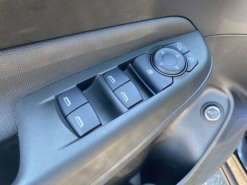 Certified 2024 Buick Envista Avenir image 16