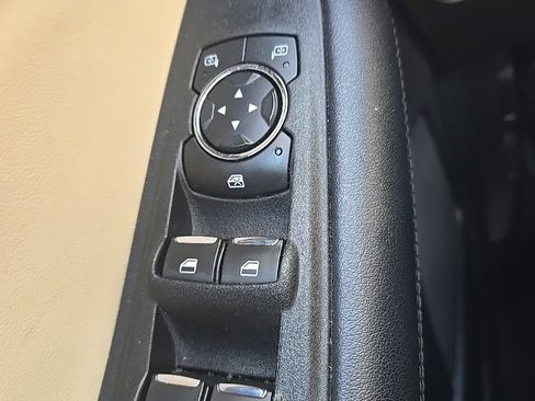 Used 2022 Ford Edge SEL AWD/4WD image 16