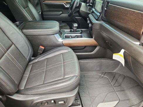Used 2024 Chevrolet Silverado 1500 High Country w/ High Country Premium Package AWD/4WD image 29