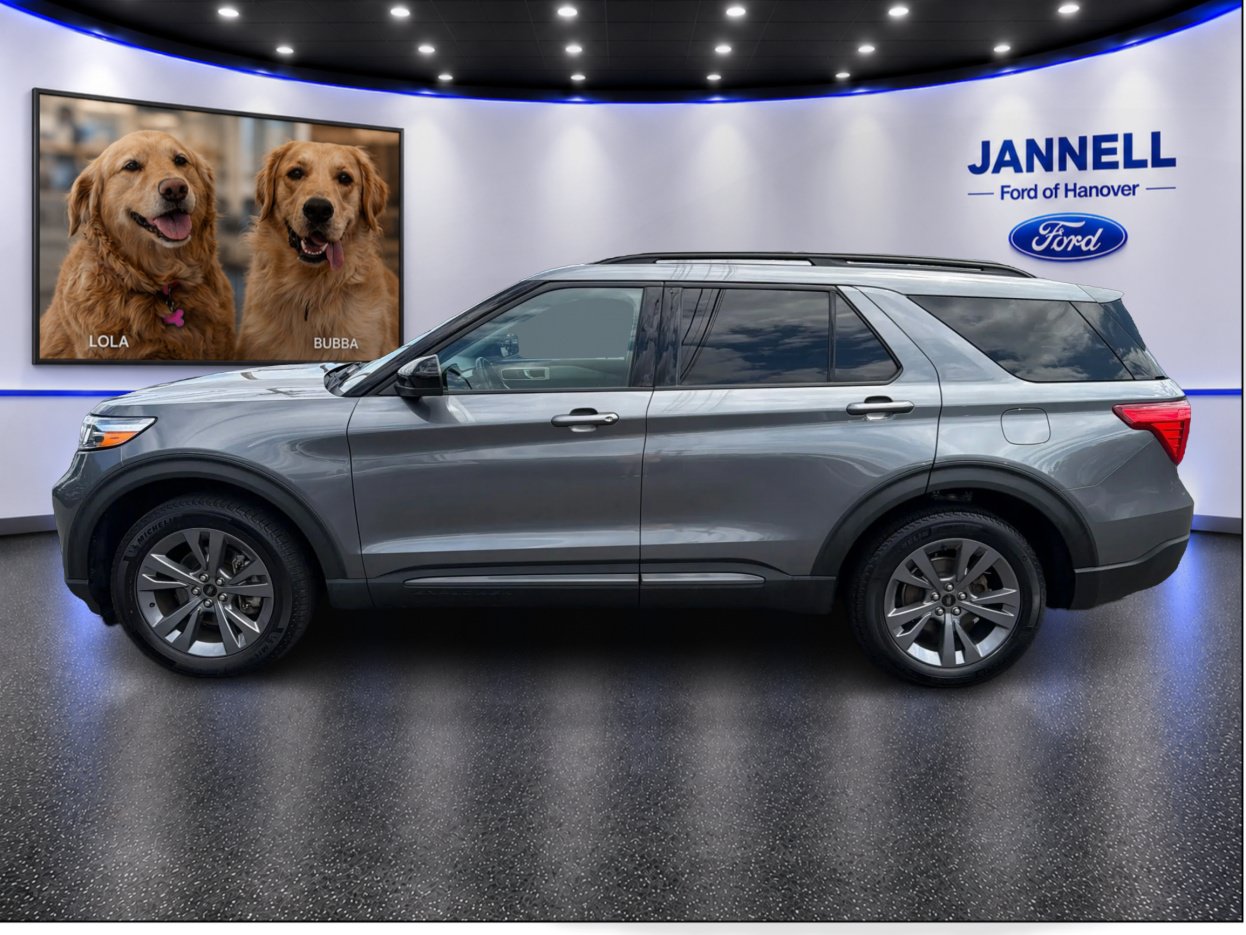 Used 2022 Ford Explorer XLT w/ Equipment Group 202A AWD/4WD image 9