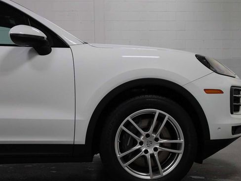 Used 2024 Porsche Cayenne image 11
