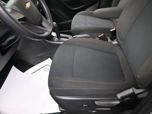 Used 2018 Chevrolet Trax LS image 15