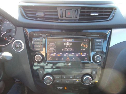 Used 2020 Nissan Rogue Sport SL w/ Premium Package image 26