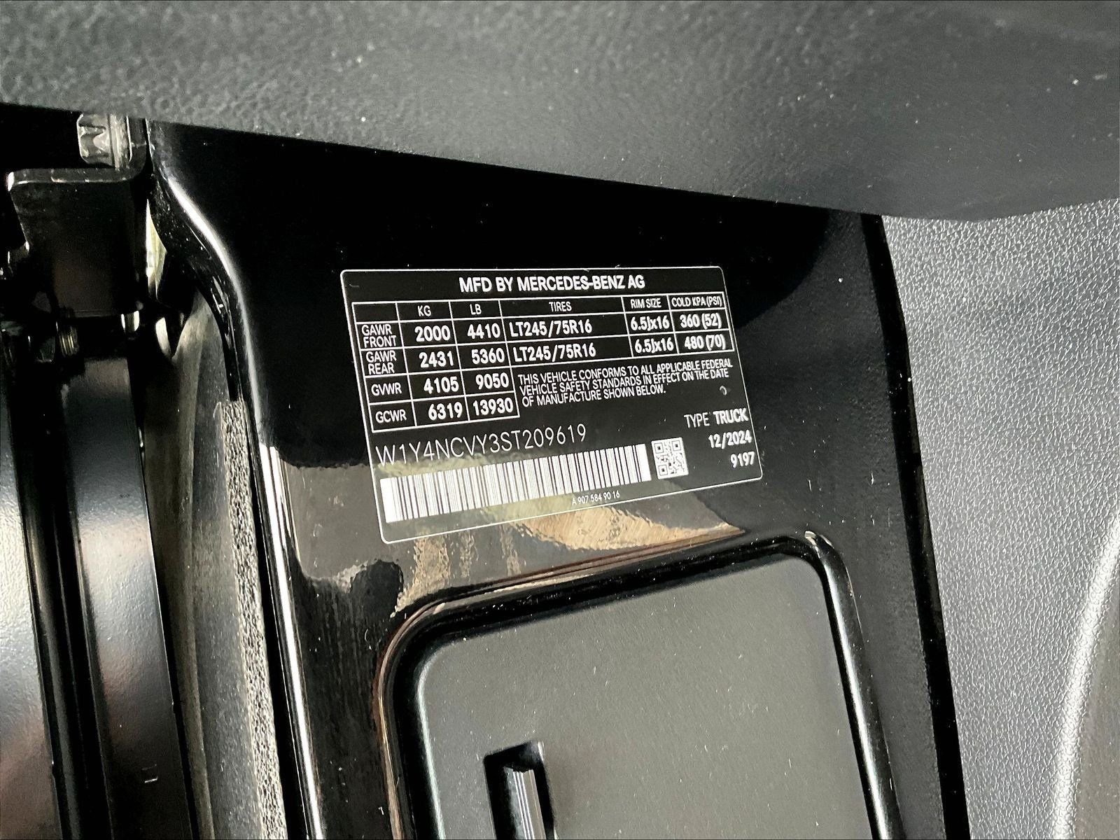 Used 2025 Mercedes-Benz Sprinter 2500 image 18
