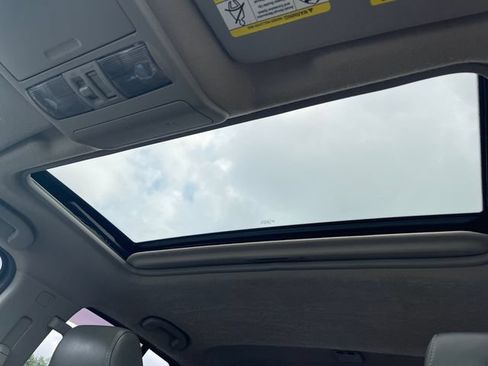 Used 2015 Nissan Frontier SL w/ Moonroof Package AWD/4WD image 30