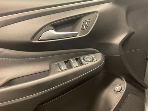 Used 2025 Buick Envista Sport Touring w/ Convenience I Package FWD image 16
