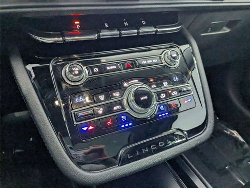 Used 2020 Lincoln Corsair FWD w/ Premium Package image 23