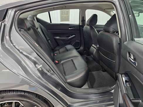 Used 2024 Nissan Altima 2.5 SR FWD image 16