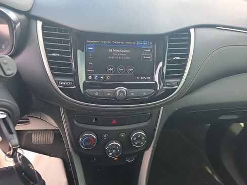 Used 2022 Chevrolet Trax LS w/ Tint and Cruise Package image 15