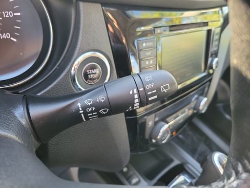 Used 2022 Nissan Rogue Sport SL w/ Premium Package FWD image 27