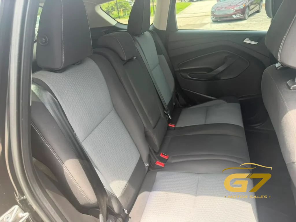 Used 2017 Ford Escape SE FWD image 14