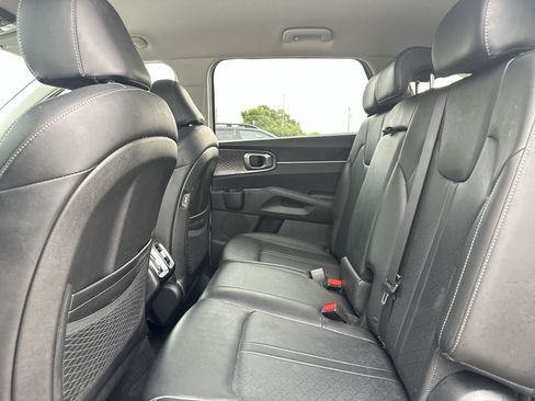 Certified 2022 Kia Sorento S FWD image 22