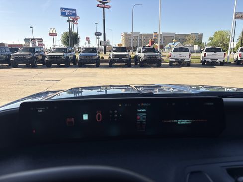 Used 2025 Ford Expedition Active AWD/4WD image 7
